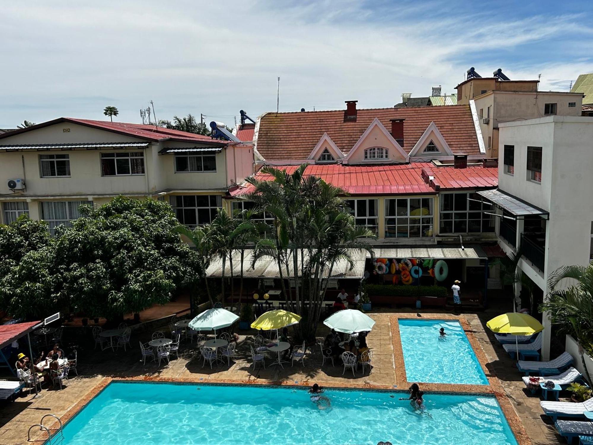 Hotel - Appartement Meuble " Les Flots Bleu " Antananarivo Exterior foto
