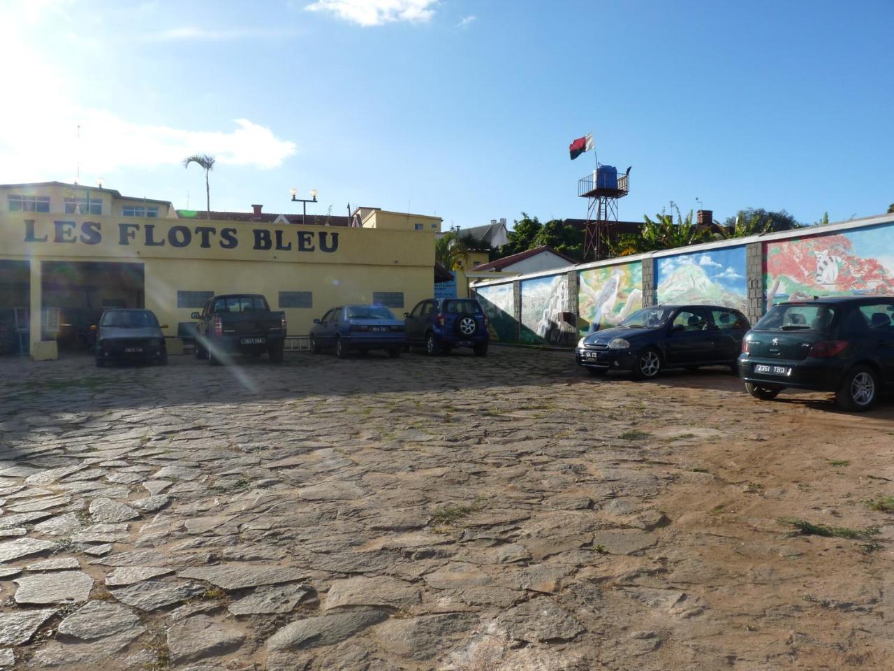 Hotel - Appartement Meuble " Les Flots Bleu " Antananarivo Exterior foto